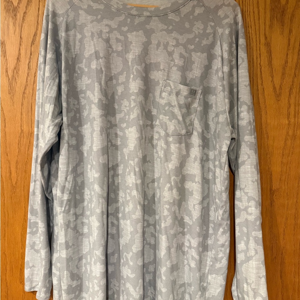 HUK Men's Waypoint Long Sleeve Performance T-Shirt +50 UPF - volcanic ash color